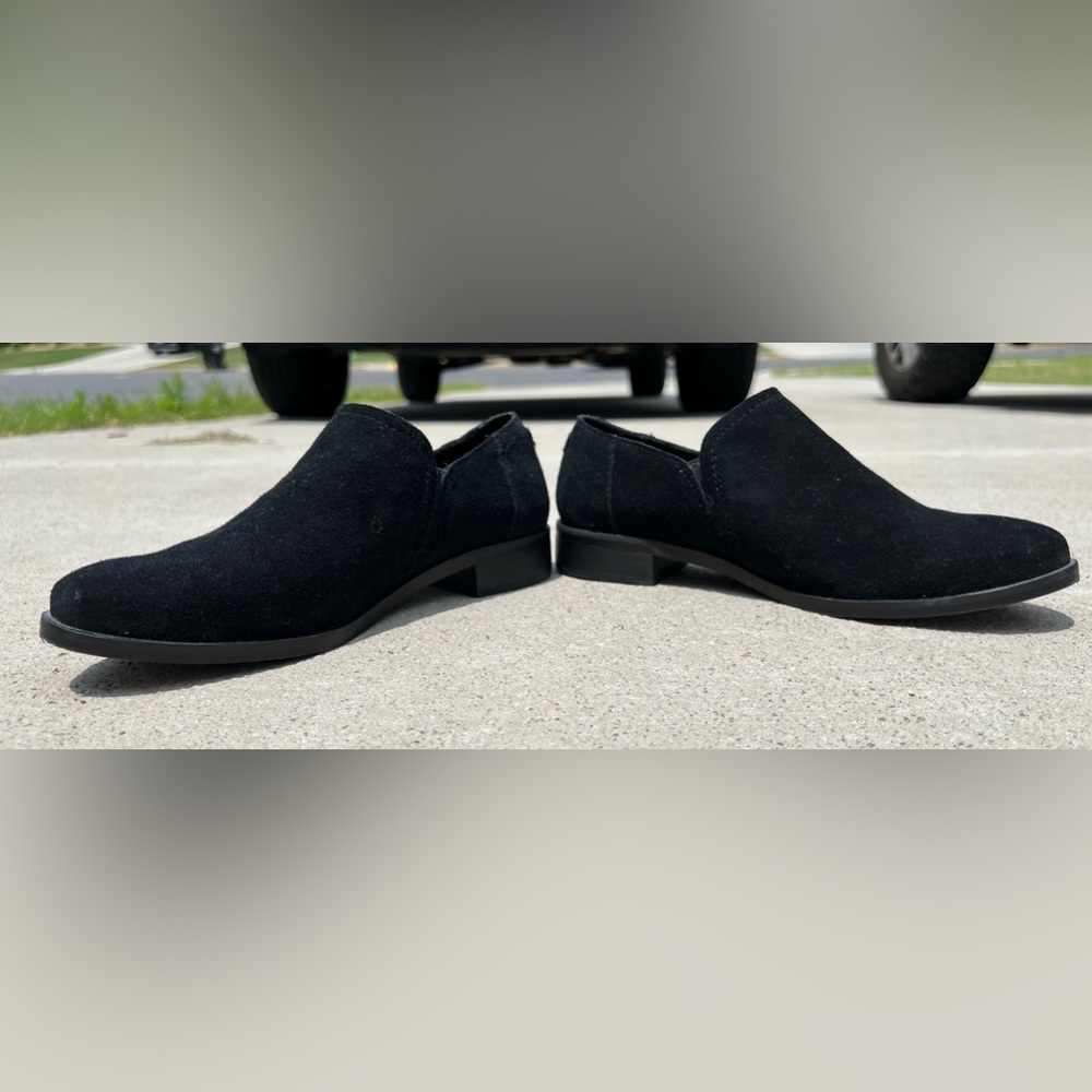 Toms kitten heel blk suede shoes